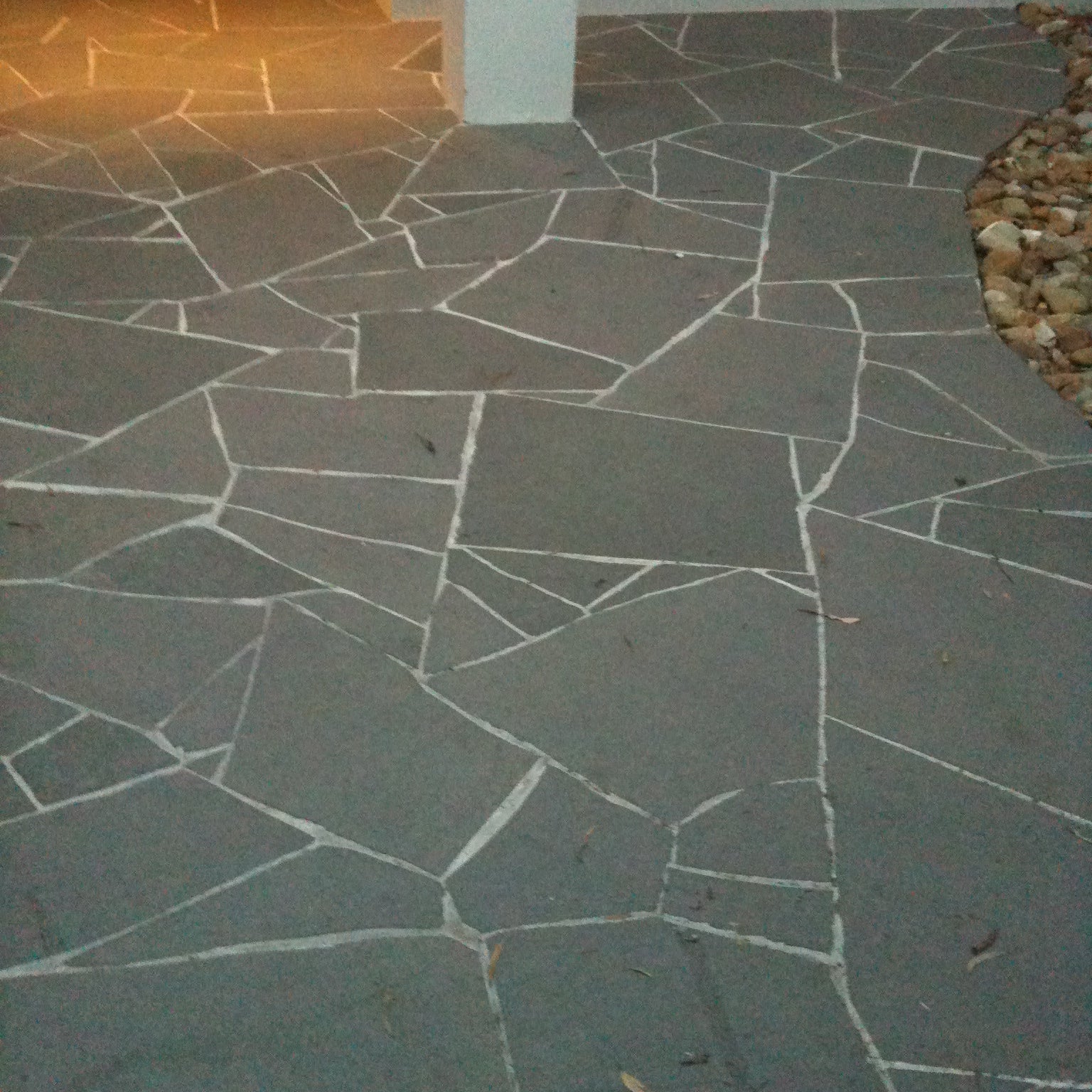 Crazy Pave Midnight Bluestone (Per m2)