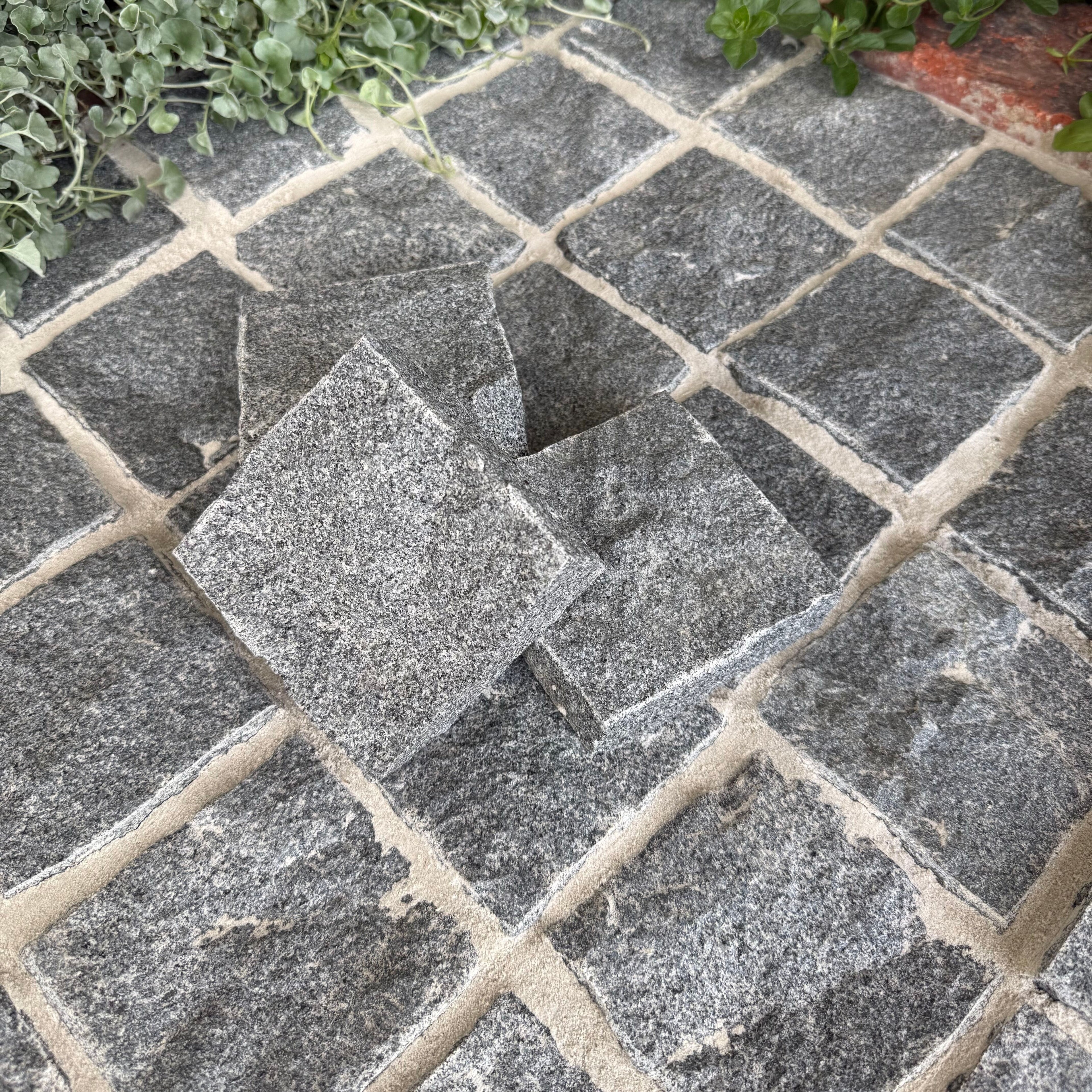 Cobblestones - Grey Granite