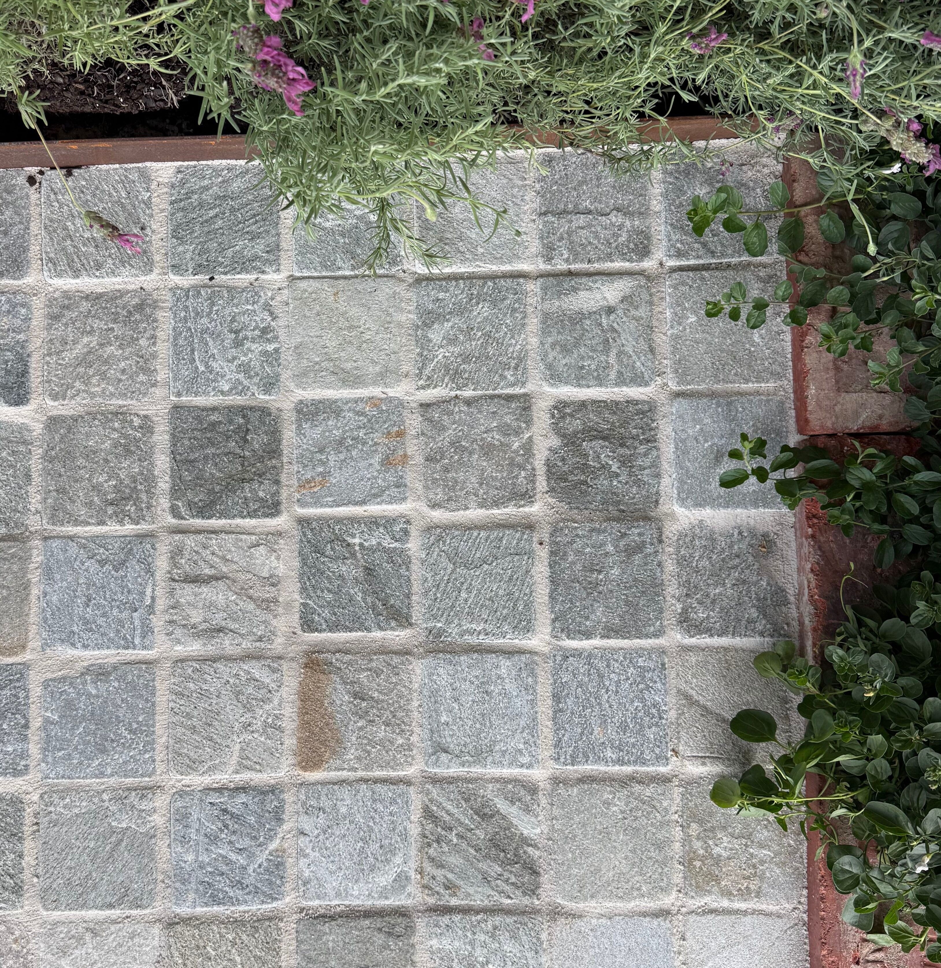 Cobblestones - Cottage Quartz