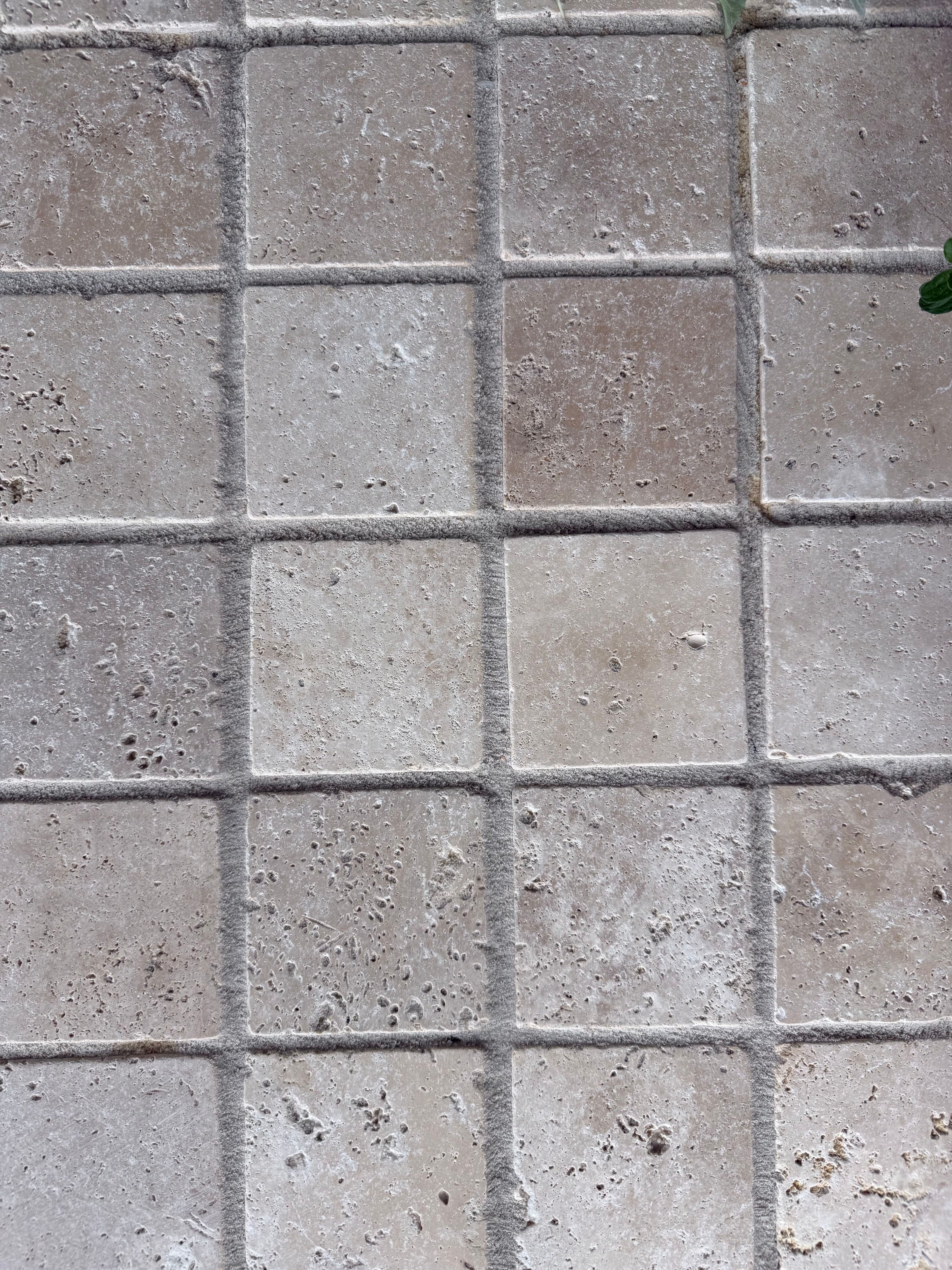 Cobblestones - Classsic Travertine