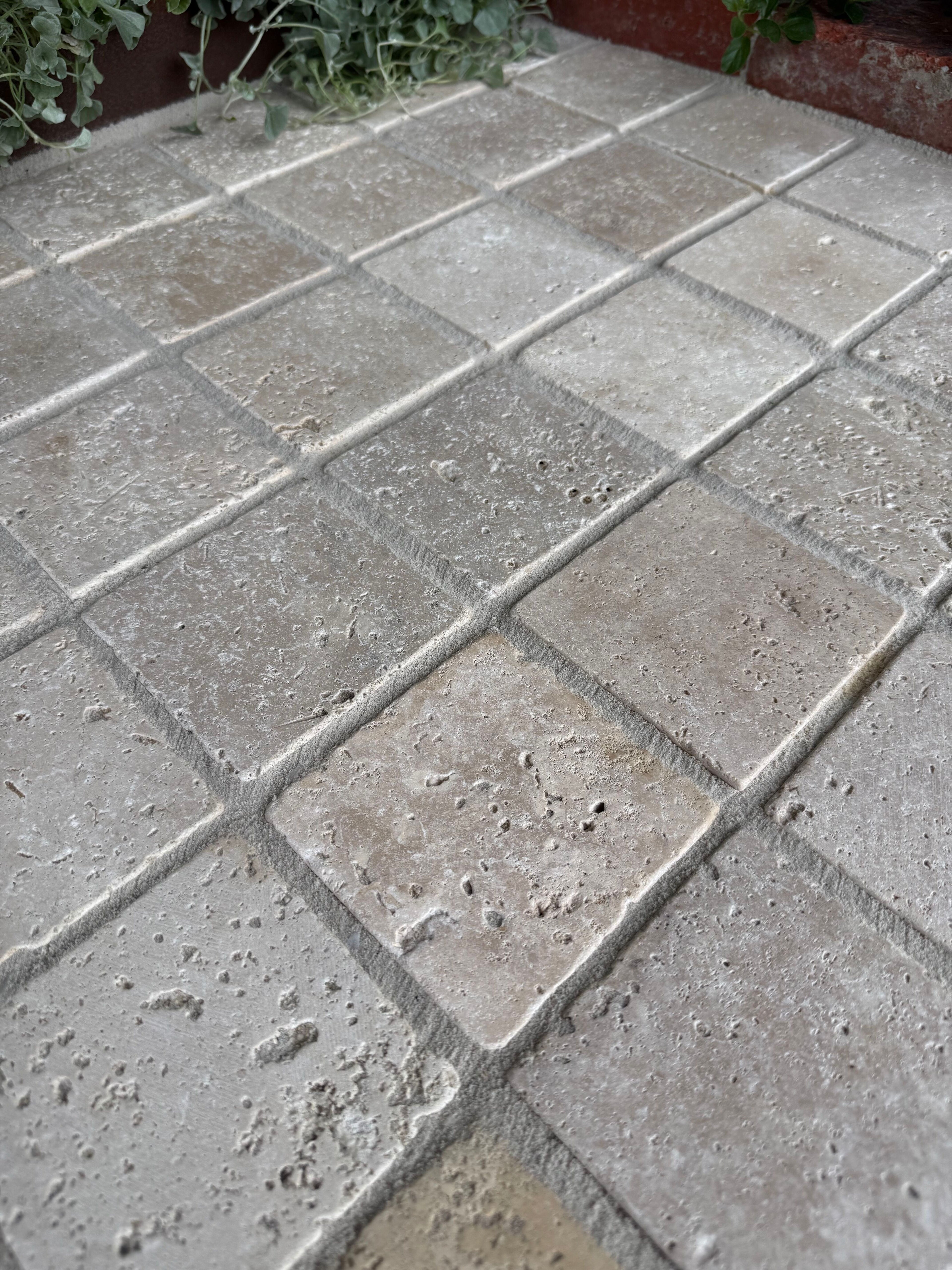Cobblestones - Classsic Travertine